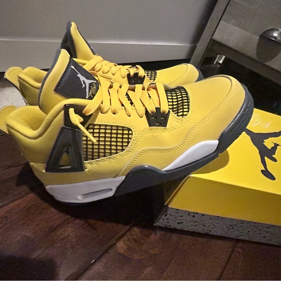 Air Jordan 4 2021 lightning Sneakers - Picture 4 of 12